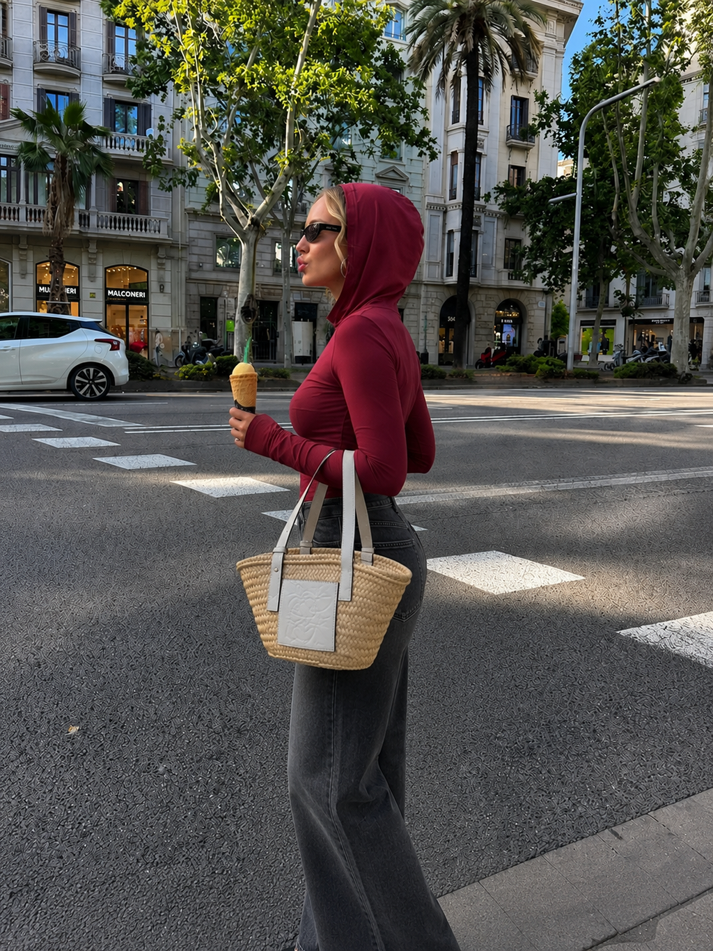 Basic hooded top